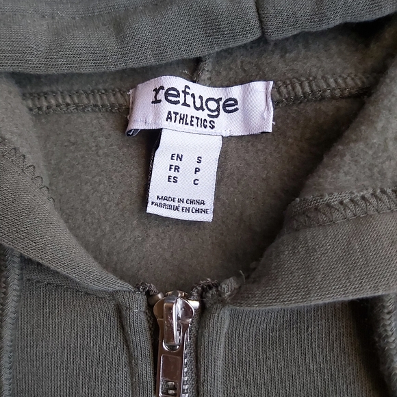 Refuge Dark Green Cropped Zip Up Hoodie and Cargo Wide Leg Sweatpants - Picture 4 of 9
